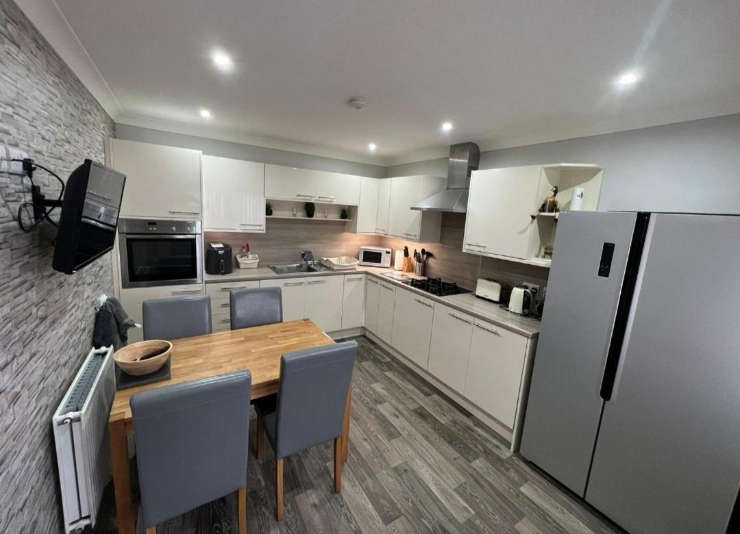 5 Riverside Place Thurso. 2 Bed, 2 Bathrooms. Eksteriør bilde